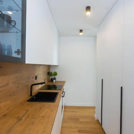 - Free Parking In Garage , Seaview , Quiet Neighbourhood Spalato