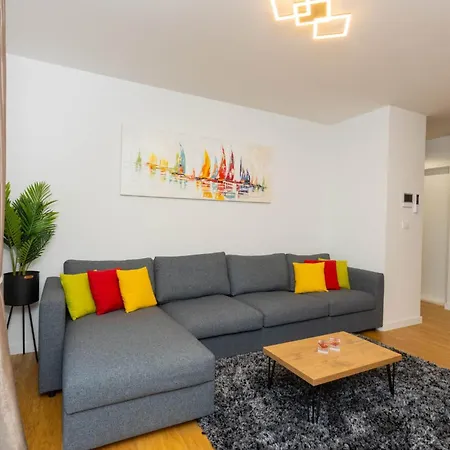 - Free Parking In Garage , Mountain And Seaview , Quiet Neighbourhood Appartement