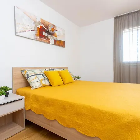 - Free Parking In Garage , Mountain And Seaview , Quiet Neighbourhood Lägenhet Split