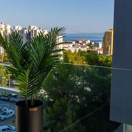 - Free Parking In Garage , Mountain And Seaview , Quiet Neighbourhood Appartement