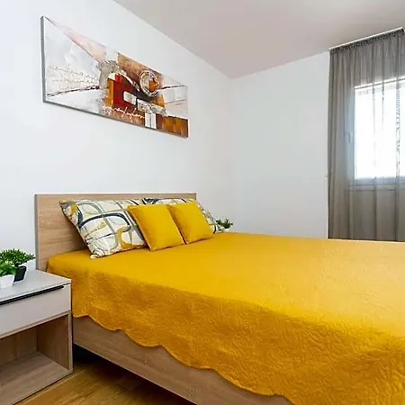 - Free Parking In Garage , Mountain&seaview , Quiet Neighbourhood Appartement *