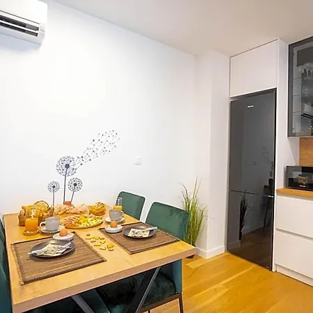 - Free Parking In Garage , Mountain&seaview , Quiet Neighbourhood Appartement