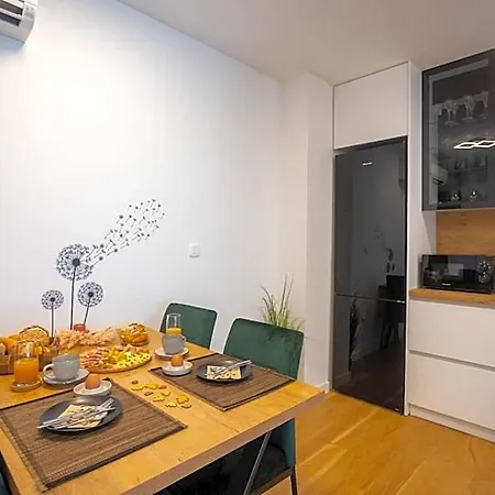 Appartement - Free Parking In Garage , Mountain&seaview , Quiet Neighbourhood
