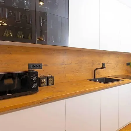 - Free Parking In Garage , Mountain&seaview , Quiet Neighbourhood Appartement Split