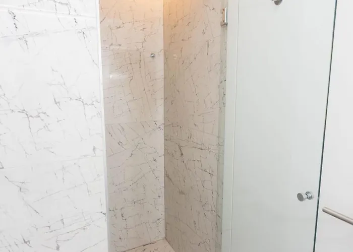 - Free Parking In Garage , Mountain And Seaview , Quiet Neighbourhood * Split