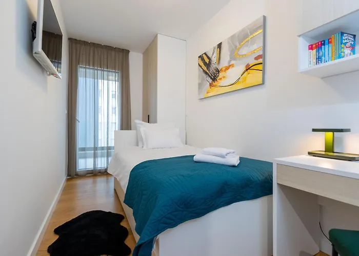 Apartment - Free Parking In Garage , Mountain And Seaview , Quiet Neighbourhood Split