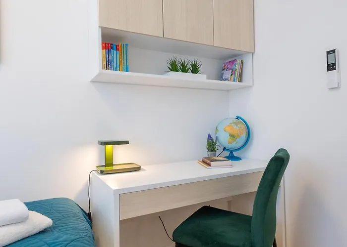 Apartment - Free Parking In Garage , Mountain And Seaview , Quiet Neighbourhood Split