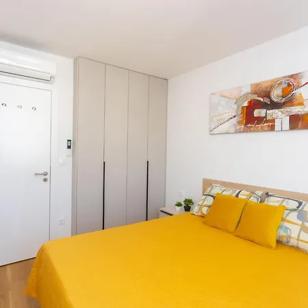 - Free Parking In Garage , Mountain And Seaview , Quiet Neighbourhood スプリト